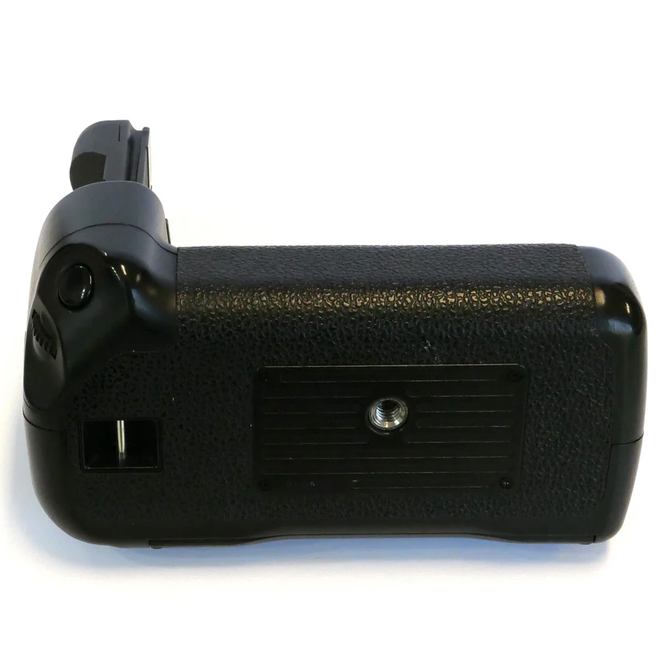 Canon BG-E2N Battery Grip for EOS 50D/40D/30D/20D Cameras (Used) - Image 4