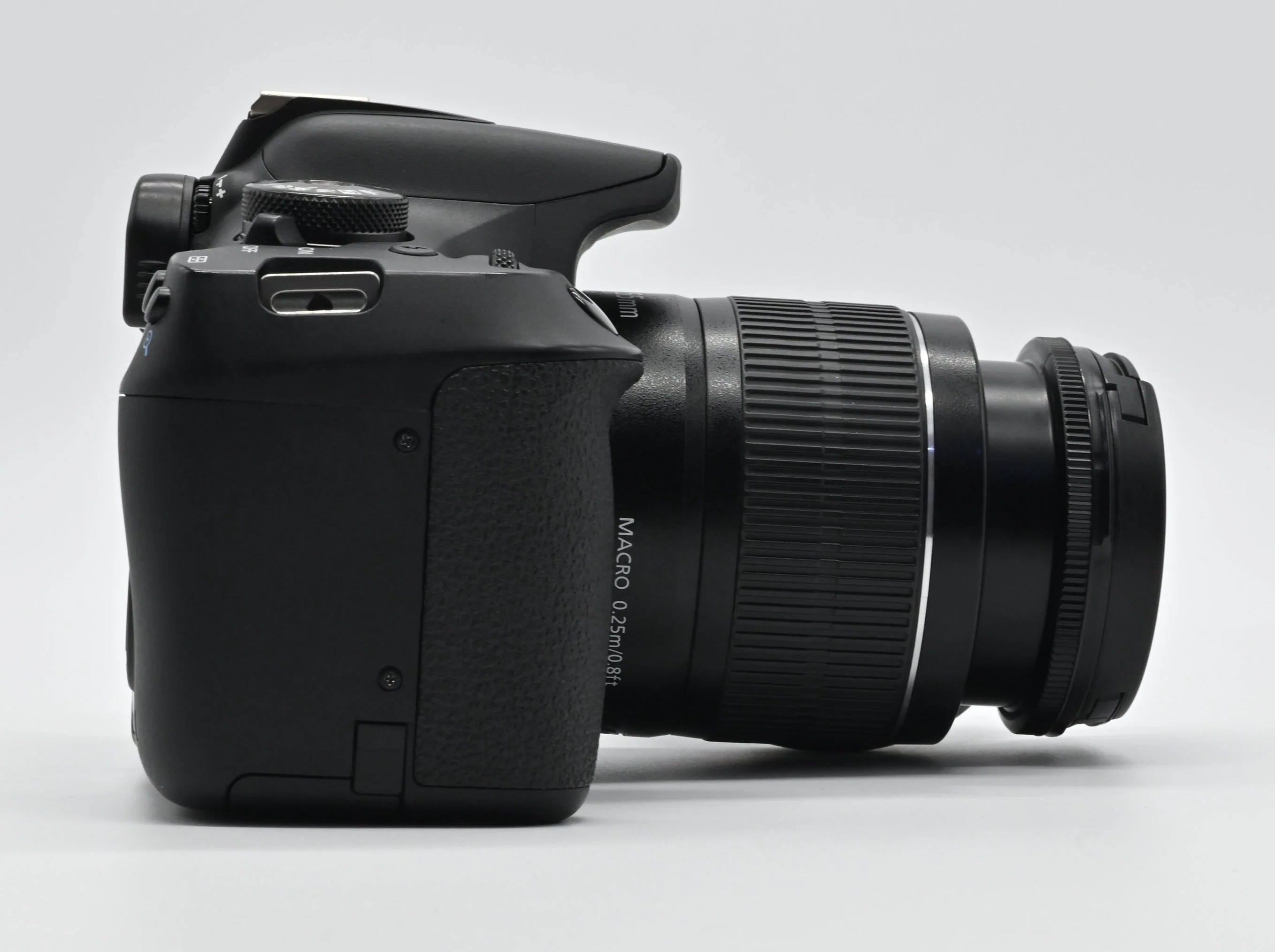 Canon EOS 2000D with 18-55mm f/3.5-5.6 III Lens (Used) - Image 3