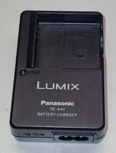Lumix DE-A40 Charger