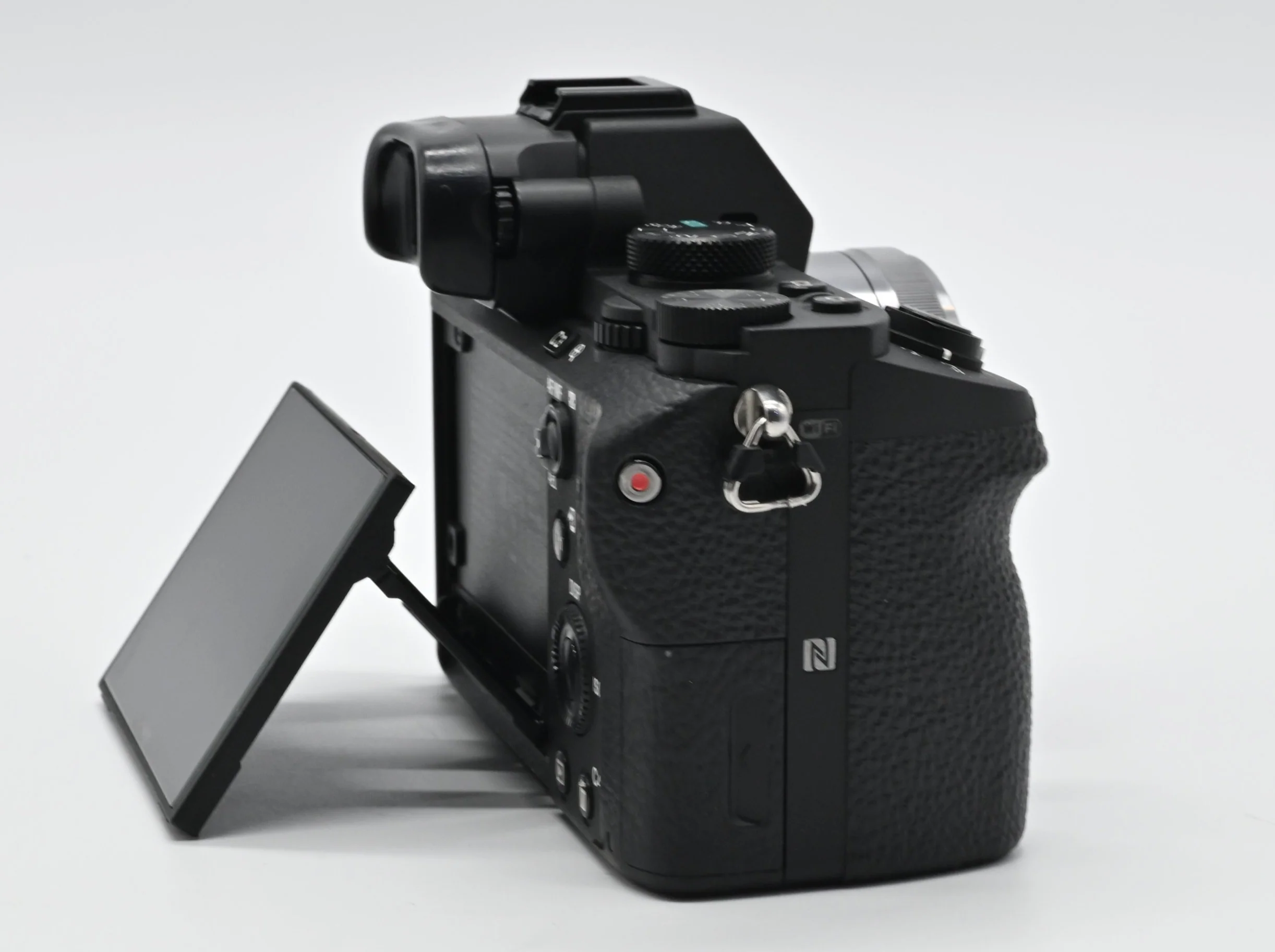 Sony Alpha a7 II with 16-50mm Lens Kit - Image 3