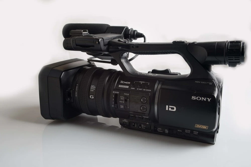 Used: Sony HVR-Z5 - Image 2